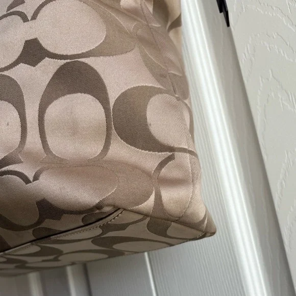 Coach Signature Laura Tote Bag F18335 Brown Tan Preppy Shoulder Purse - Picture 10 of 10